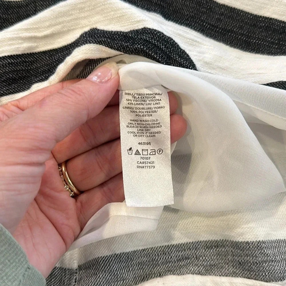 ANN TAYLOR Linen Blend Black and White Stripe Short Sleeve Blouse Size Small - Picture 5 of 7